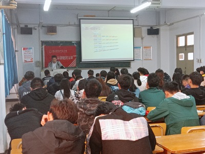 優秀團支書代表發言