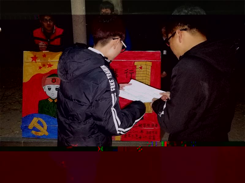 雷鋒日同學講解雷鋒事迹